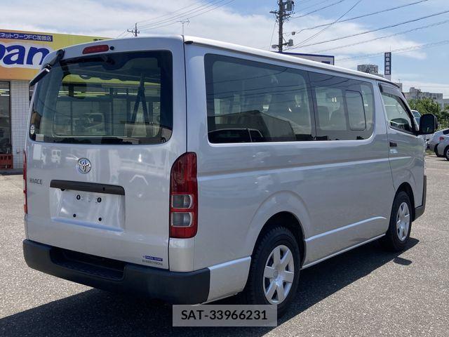 Toyota HIACE VAN 2021-06 8629399-24