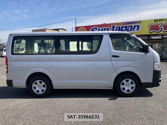 Toyota HIACE VAN 2021-06 8629399-25