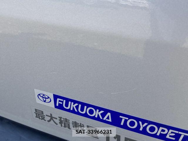 Toyota HIACE VAN 2021-06 8629399-27