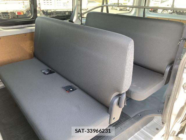 Toyota HIACE VAN 2021-06 8629399-7