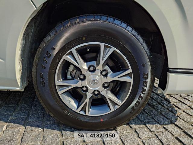 Toyota HIACE VAN 2024-08 8629398-9