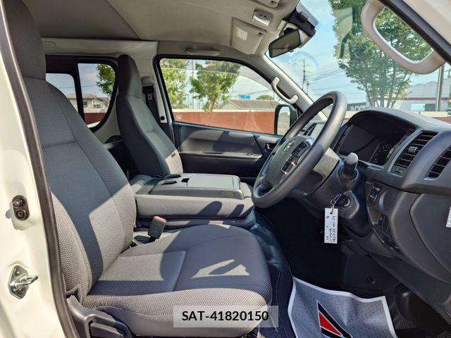 Toyota HIACE VAN 2024-08 8629398-11