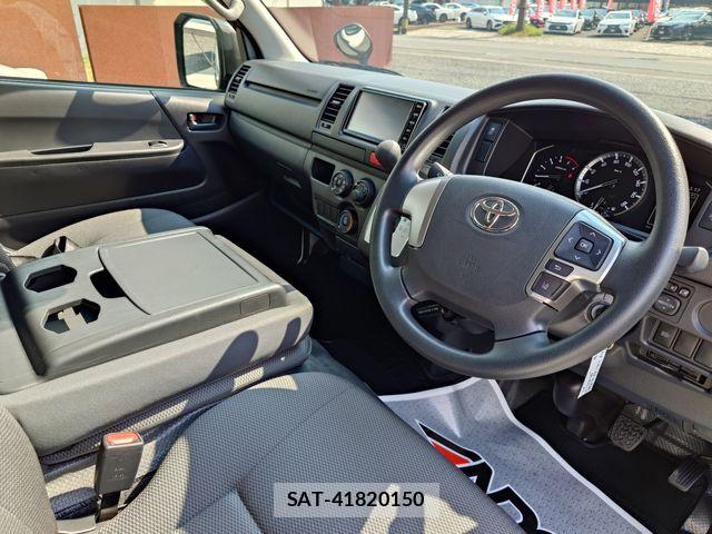 Toyota HIACE VAN 2024-08 8629398-12