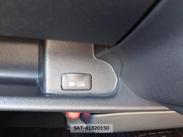 Toyota HIACE VAN 2024-08 8629398-19
