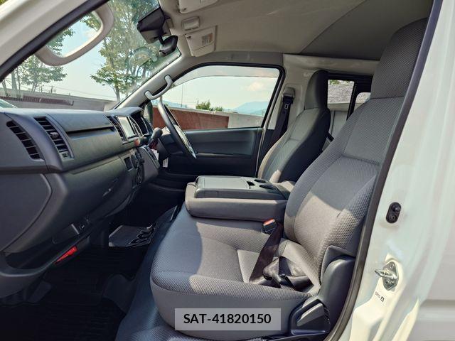 Toyota HIACE VAN 2024-08 8629398-21