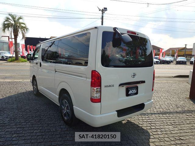 Toyota HIACE VAN 2024-08 8629398-2