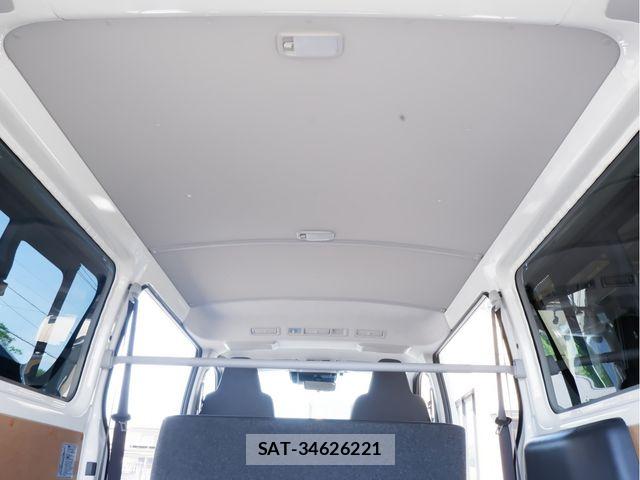 Toyota HIACE VAN 2026-03 8667038-9