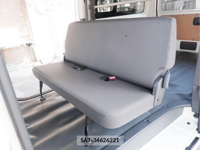 Toyota HIACE VAN 2026-03 8667038-19