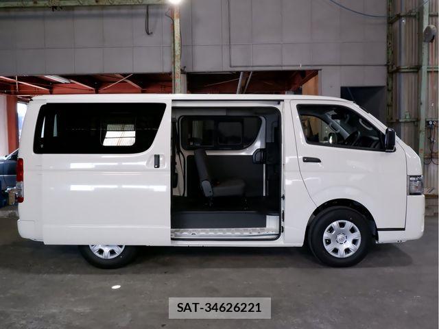 Toyota HIACE VAN 2026-03 8667038-22