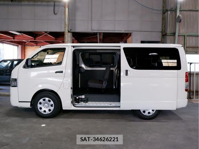 Toyota HIACE VAN 2026-03 8667038-23