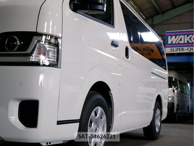 Toyota HIACE VAN 2026-03 8667038-25
