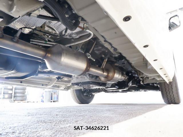 Toyota HIACE VAN 2026-03 8667038-29