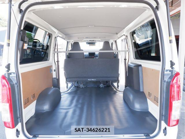Toyota HIACE VAN 2026-03 8667038-7