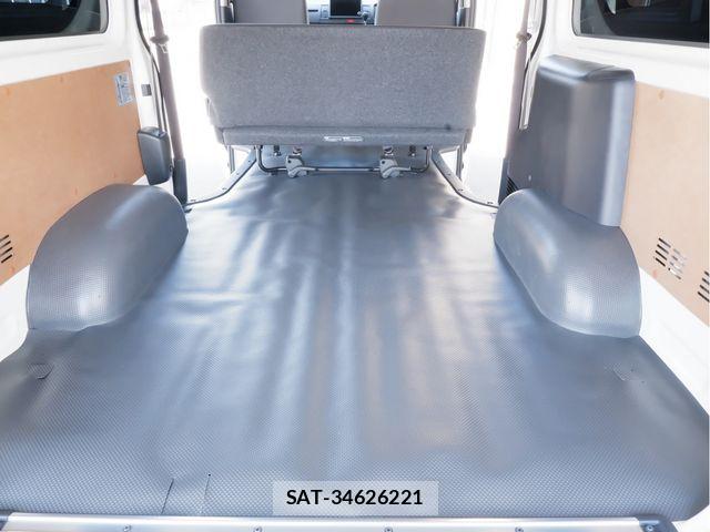 Toyota HIACE VAN 2026-03 8667038-8
