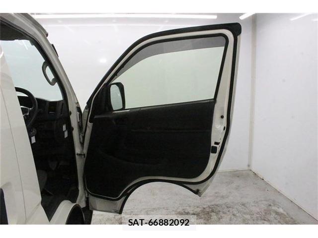 Toyota HIACE VAN 2025-06 8662023-29