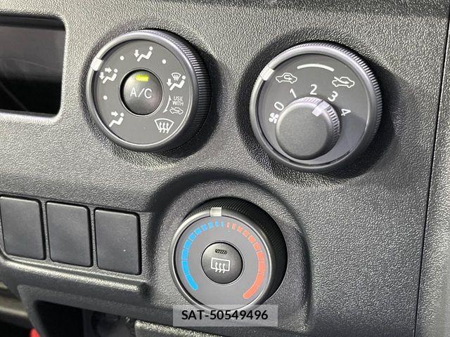 Toyota HIACE VAN 2026-02 8746395-5