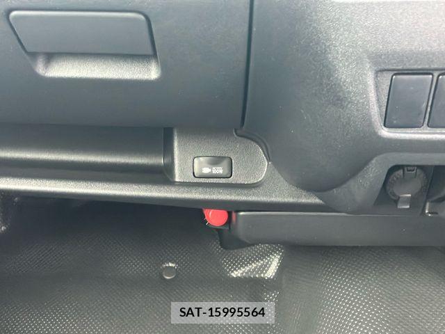 Toyota HIACE VAN 2025-11 8782377-11