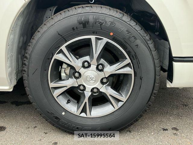 Toyota HIACE VAN 2025-11 8782377-6