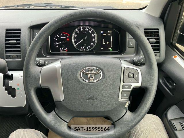 Toyota HIACE VAN 2025-11 8782377-8