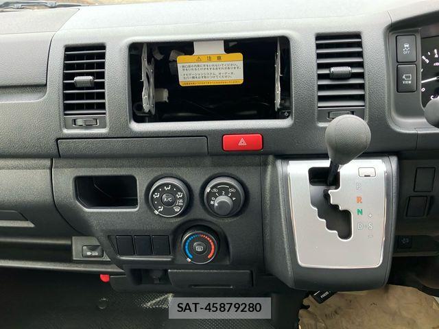 Toyota HIACE VAN 2025-11 8782376-9