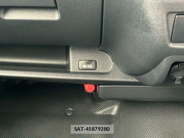 Toyota HIACE VAN 2025-11 8782376-11