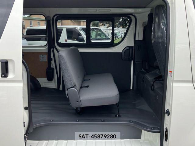 Toyota HIACE VAN 2025-11 8782376-13
