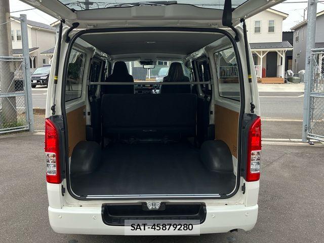 Toyota HIACE VAN 2025-11 8782376-14
