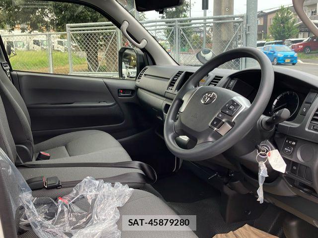 Toyota HIACE VAN 2025-11 8782376-1