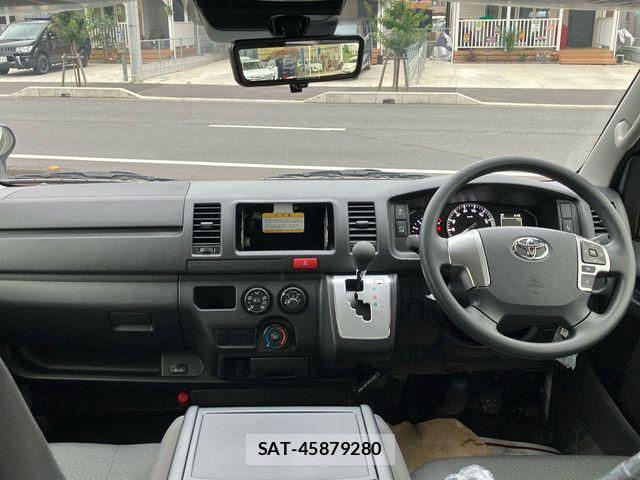 Toyota HIACE VAN 2025-11 8782376-7