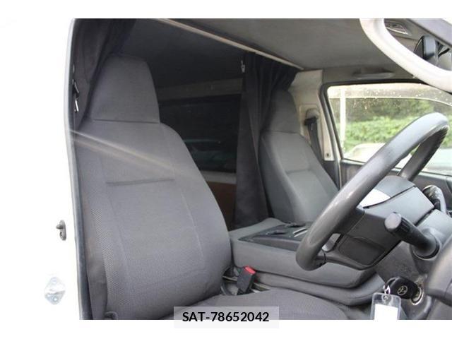 Toyota HIACE VAN 2020-10 8872284-14