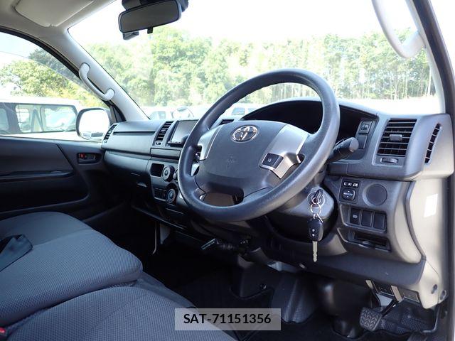 Toyota HIACE VAN 2019-11 7226198-19