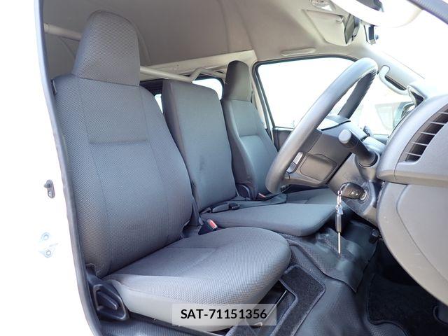 Toyota HIACE VAN 2019-11 7226198-20