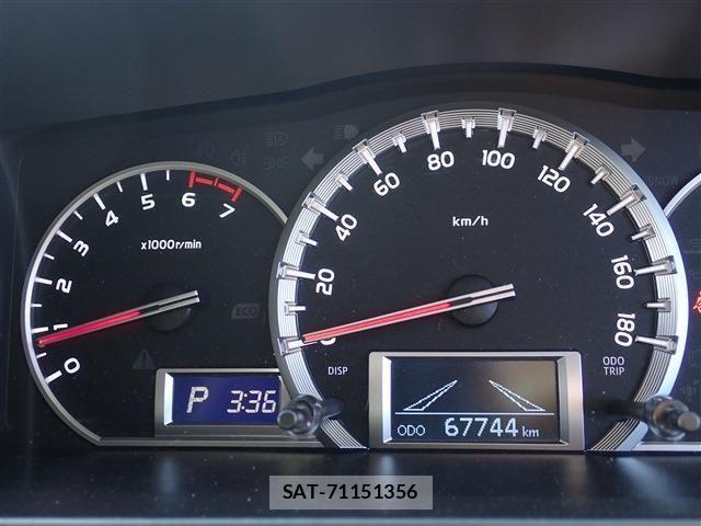 Toyota HIACE VAN 2019-11 7226198-8