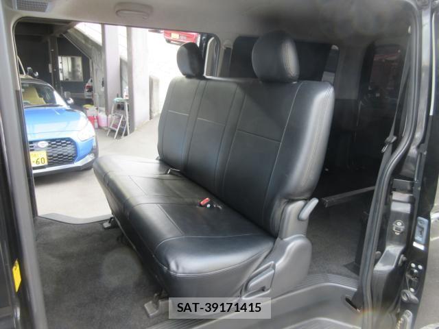 Toyota HIACE VAN 2011-12 7226195-15