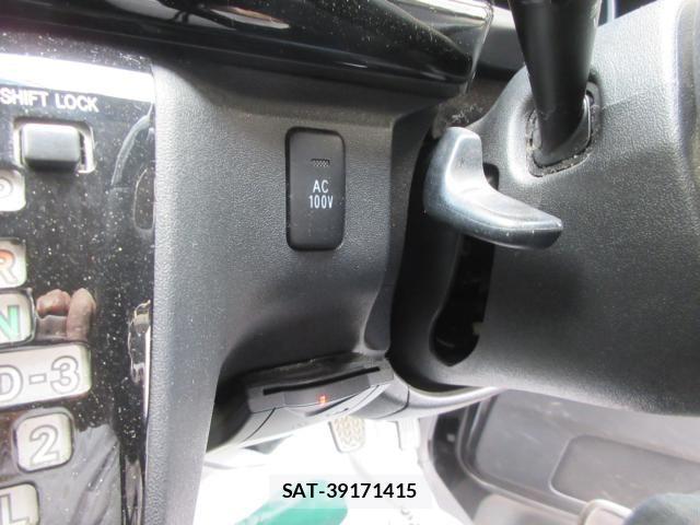 Toyota HIACE VAN 2011-12 7226195-19