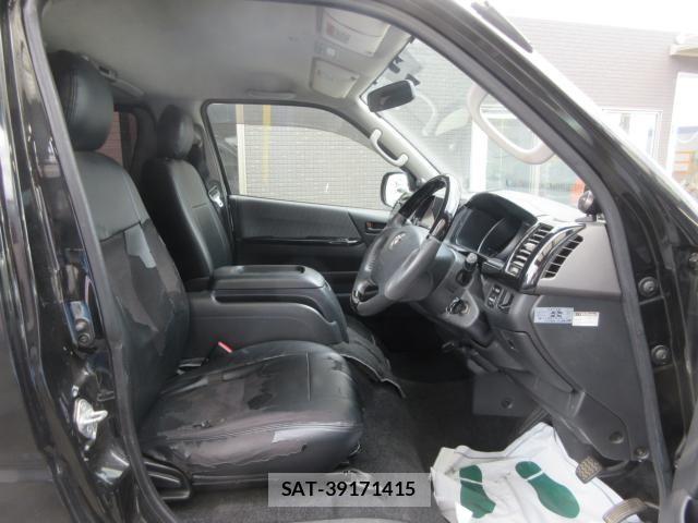 Toyota HIACE VAN 2011-12 7226195-8