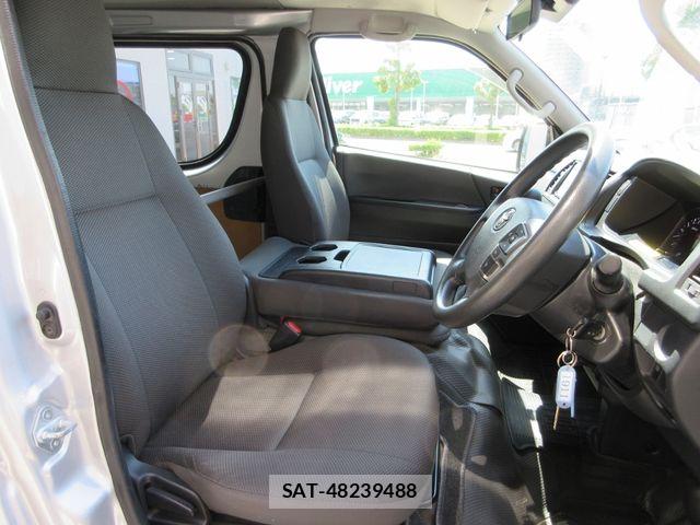 Toyota HIACE VAN 2021-11 7273167-11