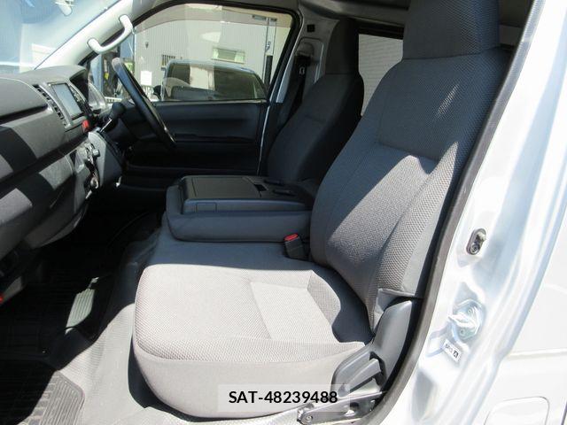 Toyota HIACE VAN 2021-11 7273167-12