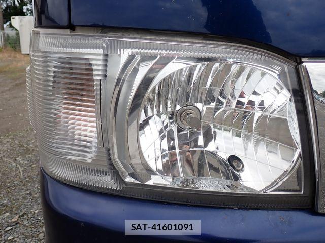 Toyota HIACE VAN 2007-03 7360190-8