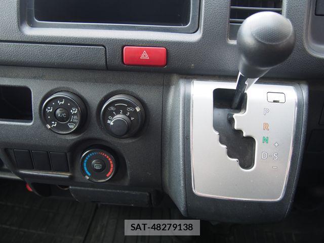 Toyota HIACE VAN 2015-04 7360193-11