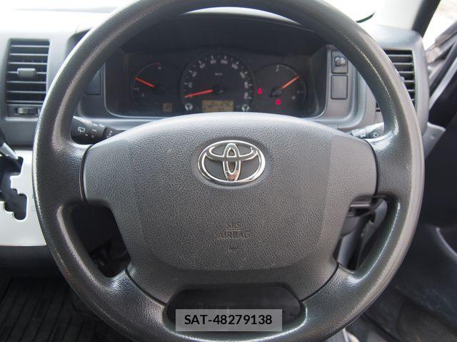 Toyota HIACE VAN 2015-04 7360193-12