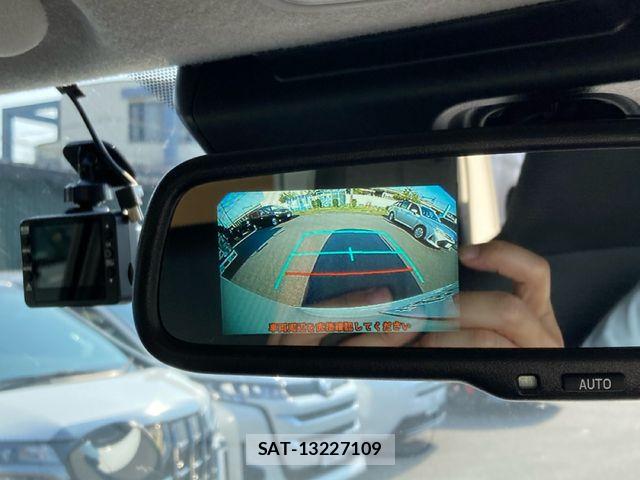 Toyota HIACE VAN 2024-02 7394542-6