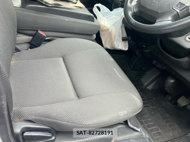 Toyota HIACE VAN 2019-07 7394545-13