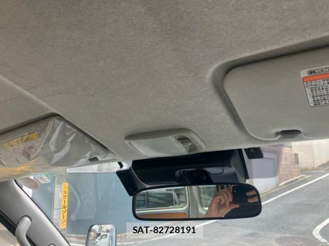 Toyota HIACE VAN 2019-07 7394545-19