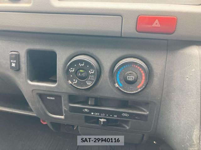 Toyota HIACE VAN 2005-04 7458447-13