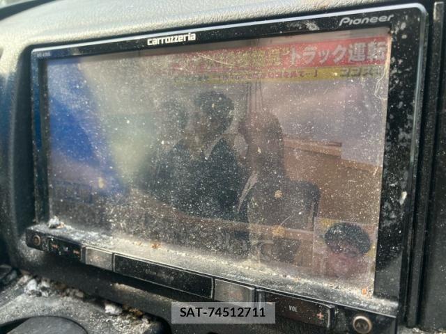 Toyota HIACE VAN 2017-02 7458446-15
