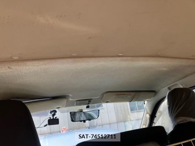 Toyota HIACE VAN 2017-02 7458446-23