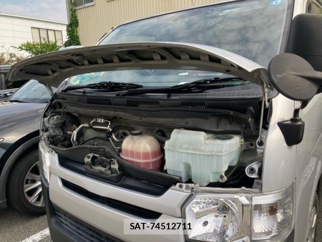 Toyota HIACE VAN 2017-02 7458446-26