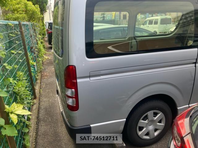 Toyota HIACE VAN 2017-02 7458446-2