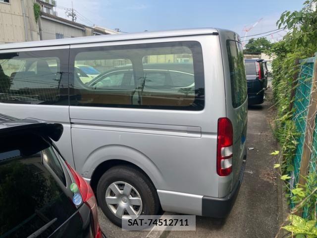 Toyota HIACE VAN 2017-02 7458446-3